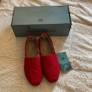 TOMS size 9.5